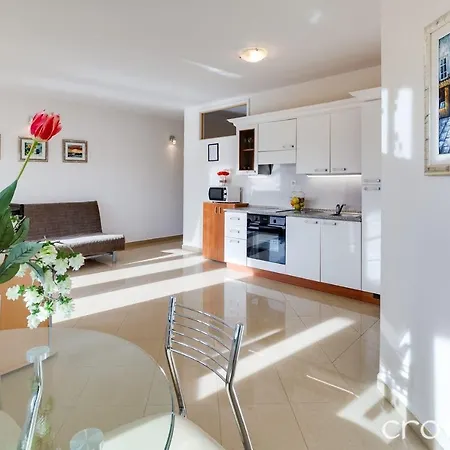 Niko Apartman Kožino