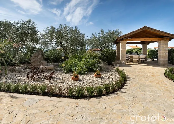 Niko Apartman Kozino